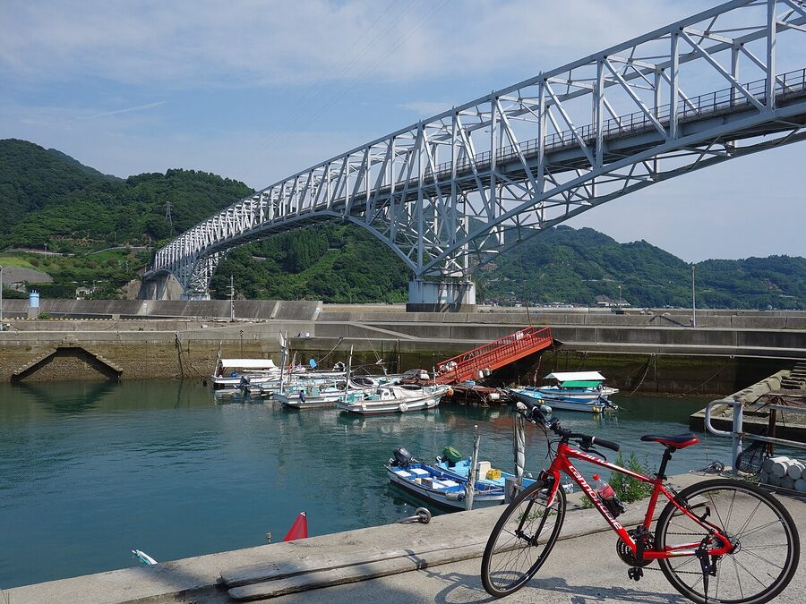 Toyohama Bridge truss span between Toyoshima and Osaki-Shimojima on the Tobishima Kaido