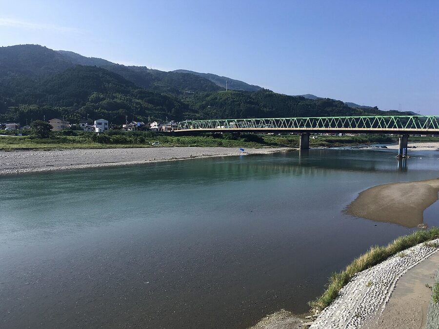 The Kinokawa river at Hashimoto, Wakayama