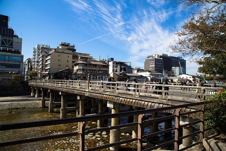 Sanjo Ohashi bridge in Kyoto, the western terminus of the Tokaido