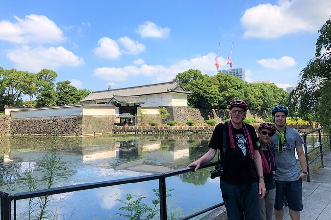 3h Tokyo E-Bike Tour: Hidden Gems, and Local Life with guide - What the guides add to the ride