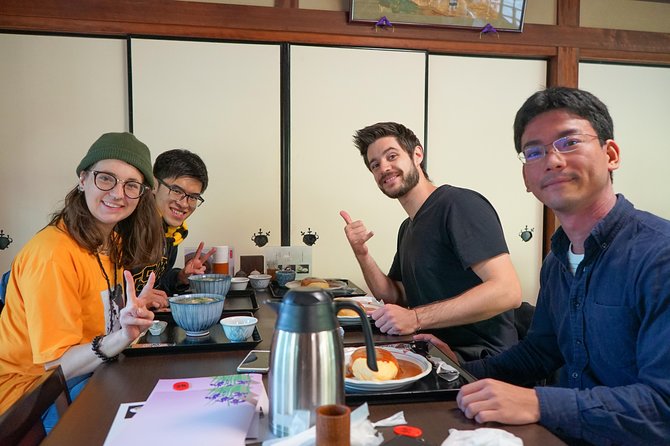 4.5-Hour Kyoto Bike Tour with Lunch and UNESCO Zen Temples - Starting in Gion and getting set up
