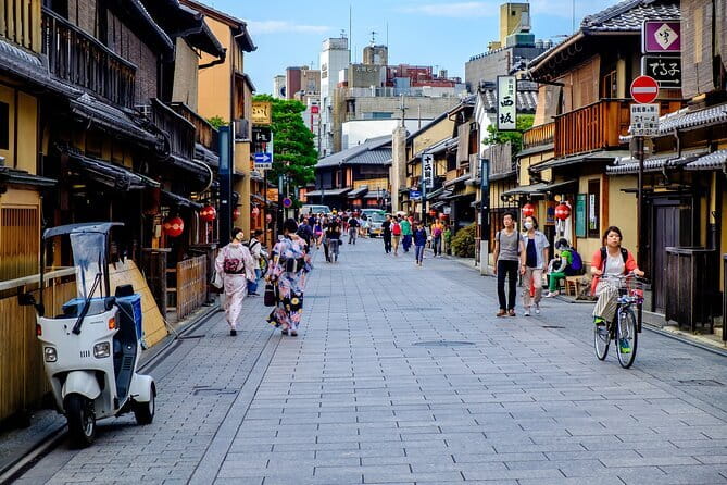 Discover Kyoto by Bike: Authentic Half Day Tour - Ginkakuji, the Silver Pavilion