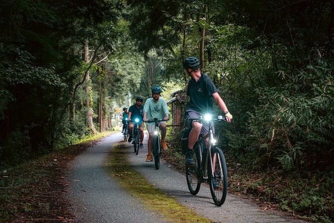 E-Bike tour through old rural Japanese silver mining town - The train photography stop