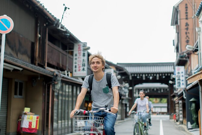 Explore Hidden Alleyway with a Local Expert (Morning tour) - Key points at a glance