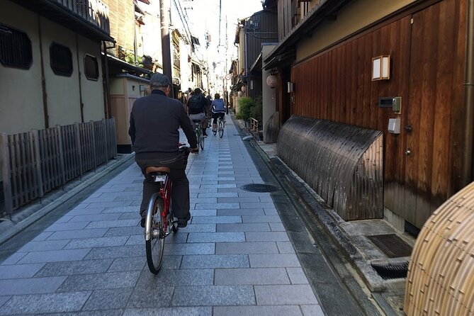 Explore Hidden Alleyway with a Local Expert (Morning tour) - Why an e-bike makes sense in Kyoto
