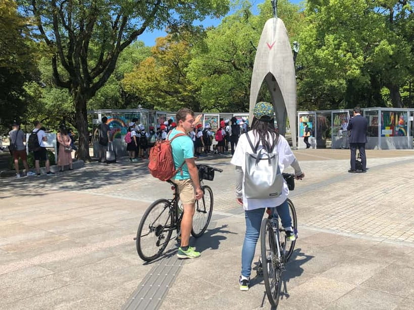 Hiroshima: City and Miyajima Bike and Boat Tour - Hiroshima Castle and the city before 1945