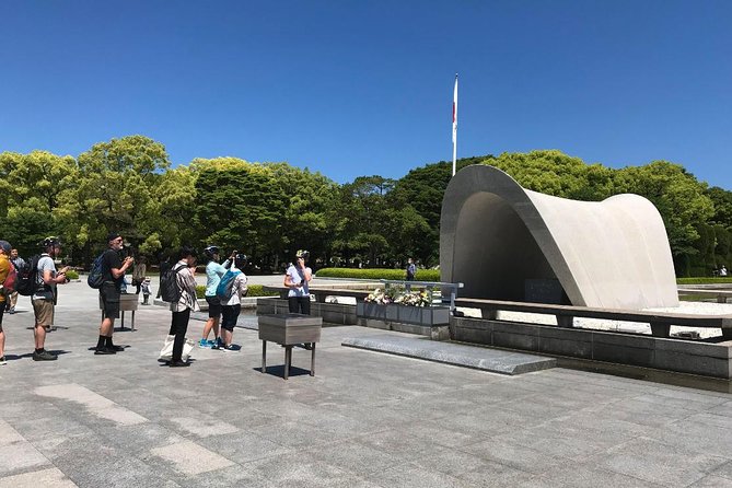 Hiroshima in a Nutshell: Morning Bike Adventure - Hiroshima Castle and its garden setting