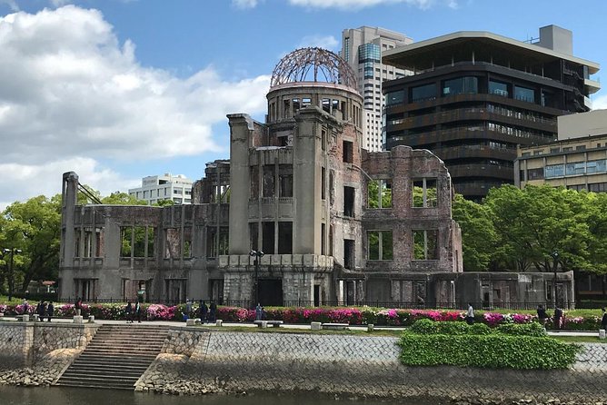 Hiroshima in a Nutshell: Morning Bike Adventure - Shukkei-en: a calmer final stop