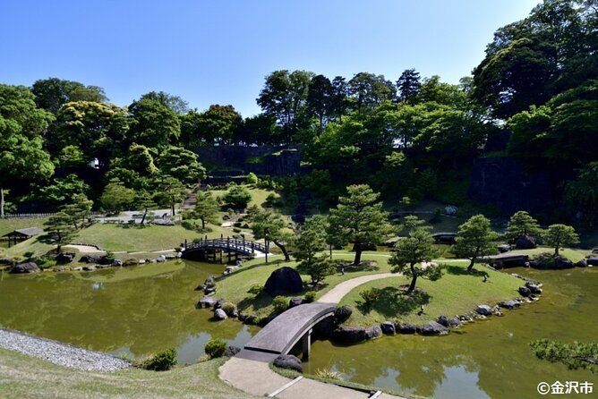 Kanazawa Half Day E-bike Tour - Starting beneath Kanazawa Station’s Tsuzumi Gate