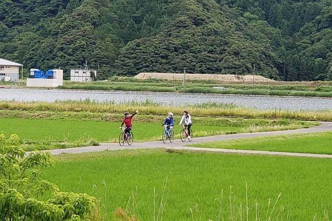 Kinosaki Onsen Cycling Tour Kinosaki & Riverside Experience - What the three-hour itinerary feels like