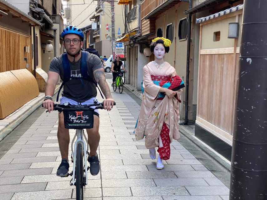 Kyoto: Full-Day City Highlights Bike Tour with Light Lunch - Fushimi Inari and its orange torii gates