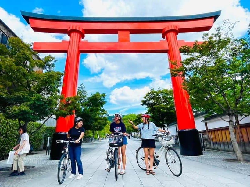Kyoto: Fushimi Inari Shrine and Tofukuji Temple E-Bike Tour - Fushimi Inari Shrine and the meaning of the torii gates
