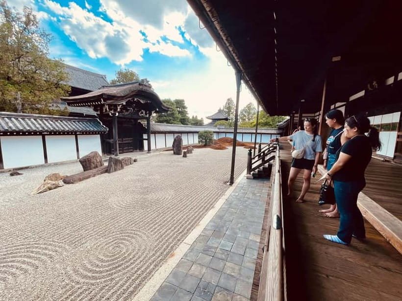 Kyoto: Fushimi Inari Shrine and Tofukuji Temple E-Bike Tour - The ride back along Kyoto’s waterways