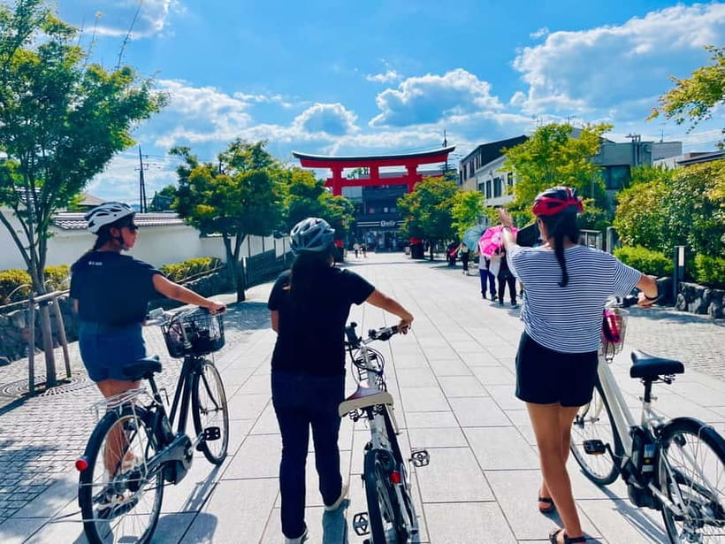 Kyoto: Fushimi Inari Shrine and Tofukuji Temple E-Bike Tour - Maki makes the cultural side work