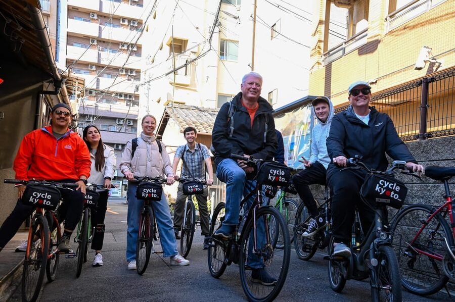 Kyoto: Half-day Guided Bike Tour with Fushimi Inari - Toji, Kyoto’s oldest temple