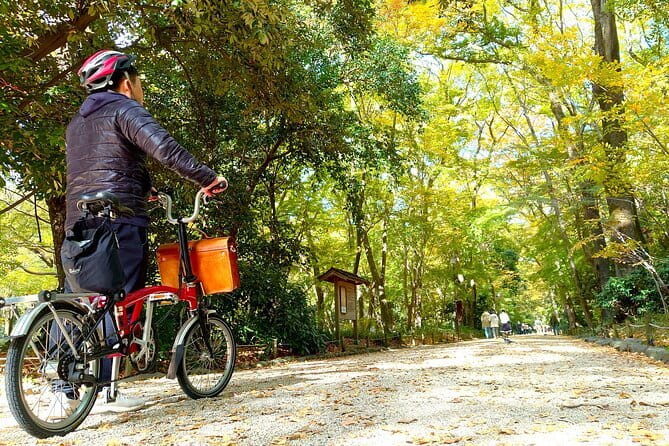 Kyoto: Higashiyama Slow Cycling Tour along the quiet waterfront - Nanzen-ji and the brick aqueduct