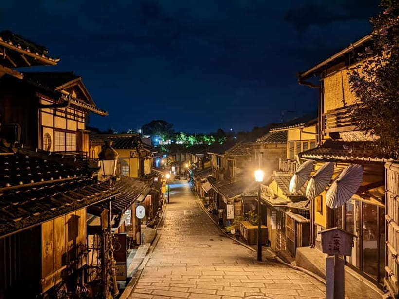 Kyoto: Night E-Bike Tour Hidden Gems & Backstreets - Ninenzaka, where the route slows down