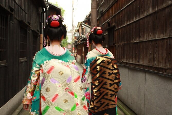 Kyoto Satoyama Cycling with Lunch and English Guide - The value of local guides Maki and Yasu