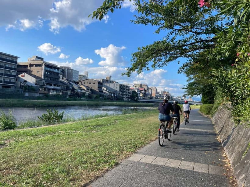 Kyoto : True Kyoto Avoid the crowds E-Bike Tour - Who will enjoy this ride most