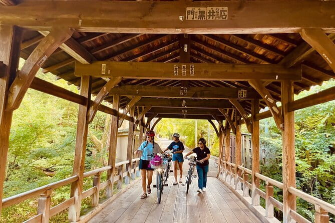 Pedal Adventure Kyoto's iconic landmarks on an e-bike tour - The guiding style makes the difference