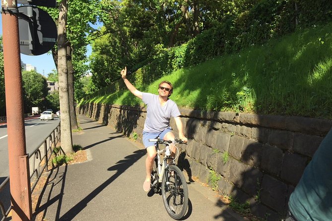 Small Group Cycling Tour in Tokyo - Starting in Shinjuku at the Hyatt Regency