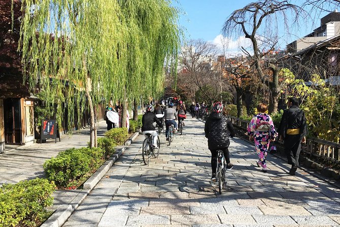 South Kyoto in a Nutshell: Gentle Backstreet Bike Tour! - Nishi Honganji and Kyoto’s large wooden halls